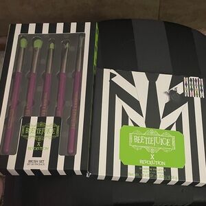 Revolution Beetlejuice Brush Set with Eye Pallet 16 shades all new in boxes